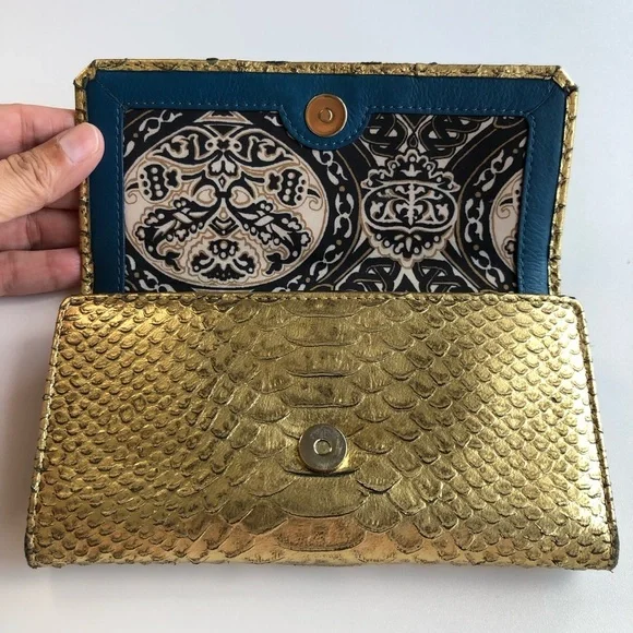 Vintage Juicy Couture Gold Metallic Leather Black Crystals Silver Stud Wallet - Picture 6 of 12